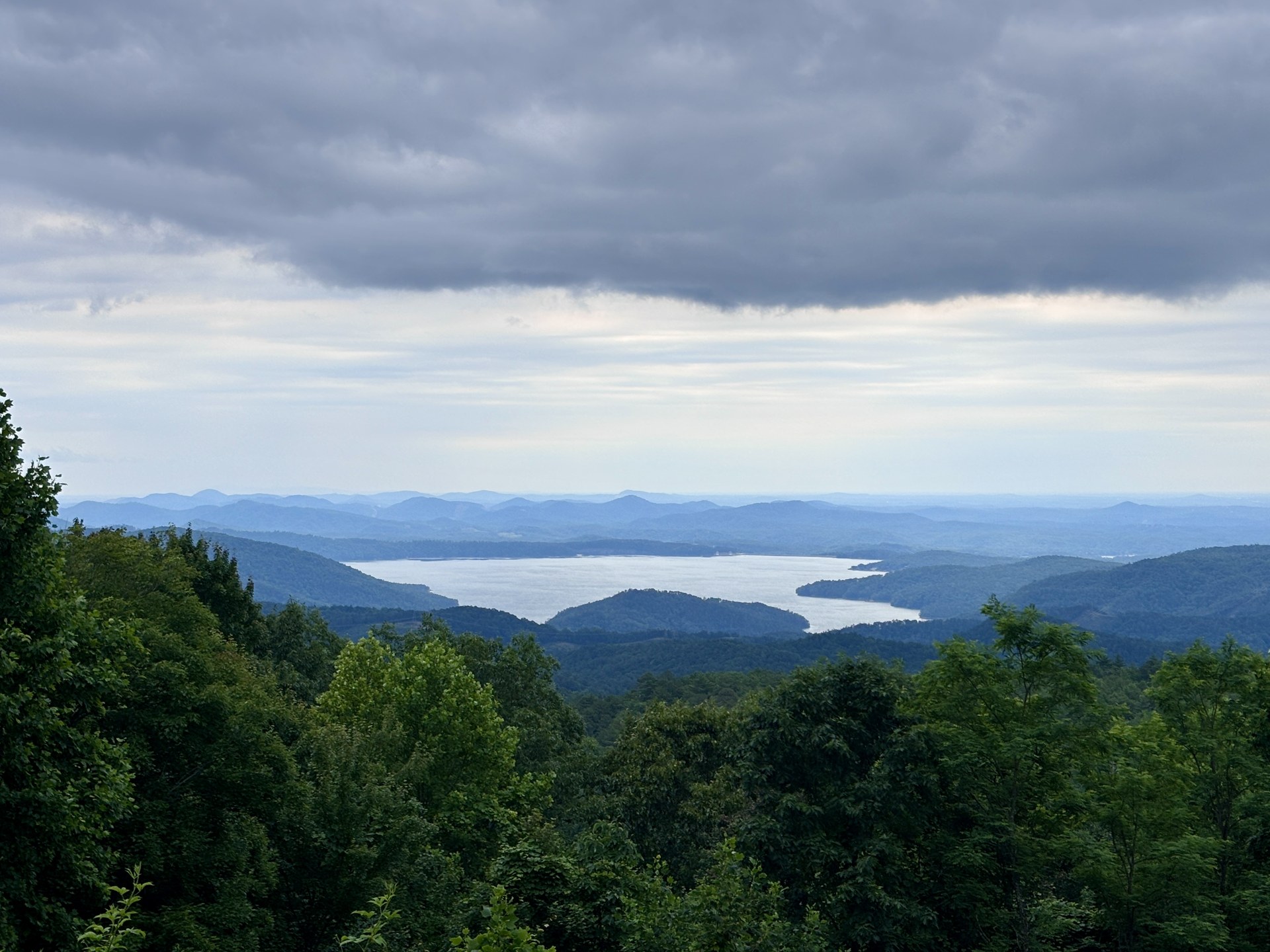 Blue Ridge mountain vista with a lake in the middle distance